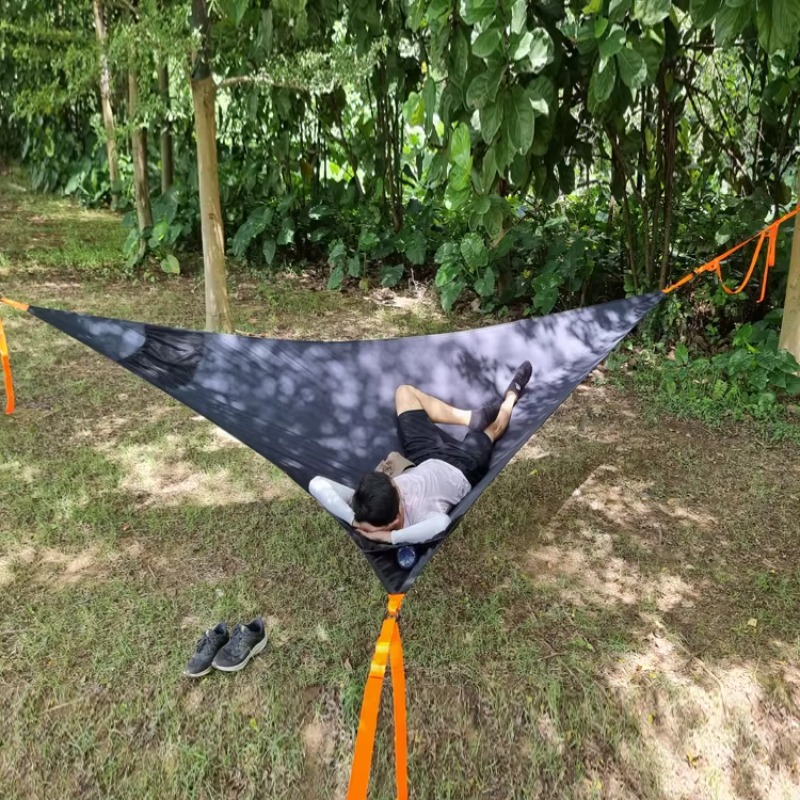 Hamac triangulaire de camping  - Outdoor Lighting On Trees avis et prix